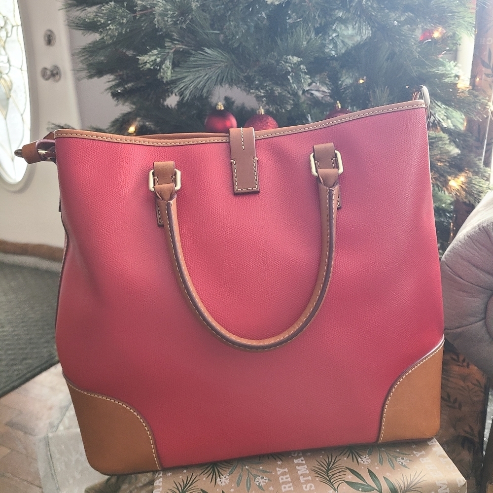 Dooney & Bourke Claremont Dover Tote Bag Red Tan Leather - Picture 2 of 16
